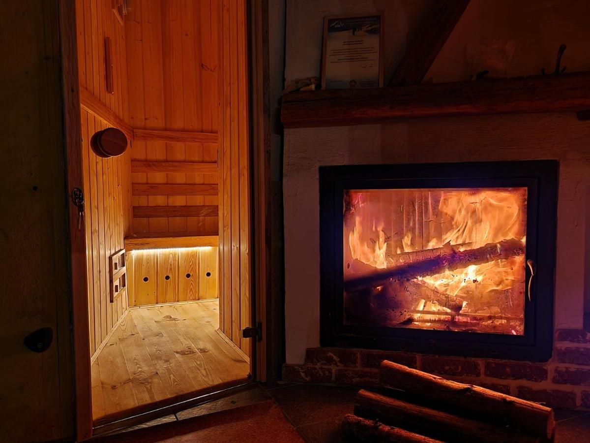 Pod Krzywym Dachem