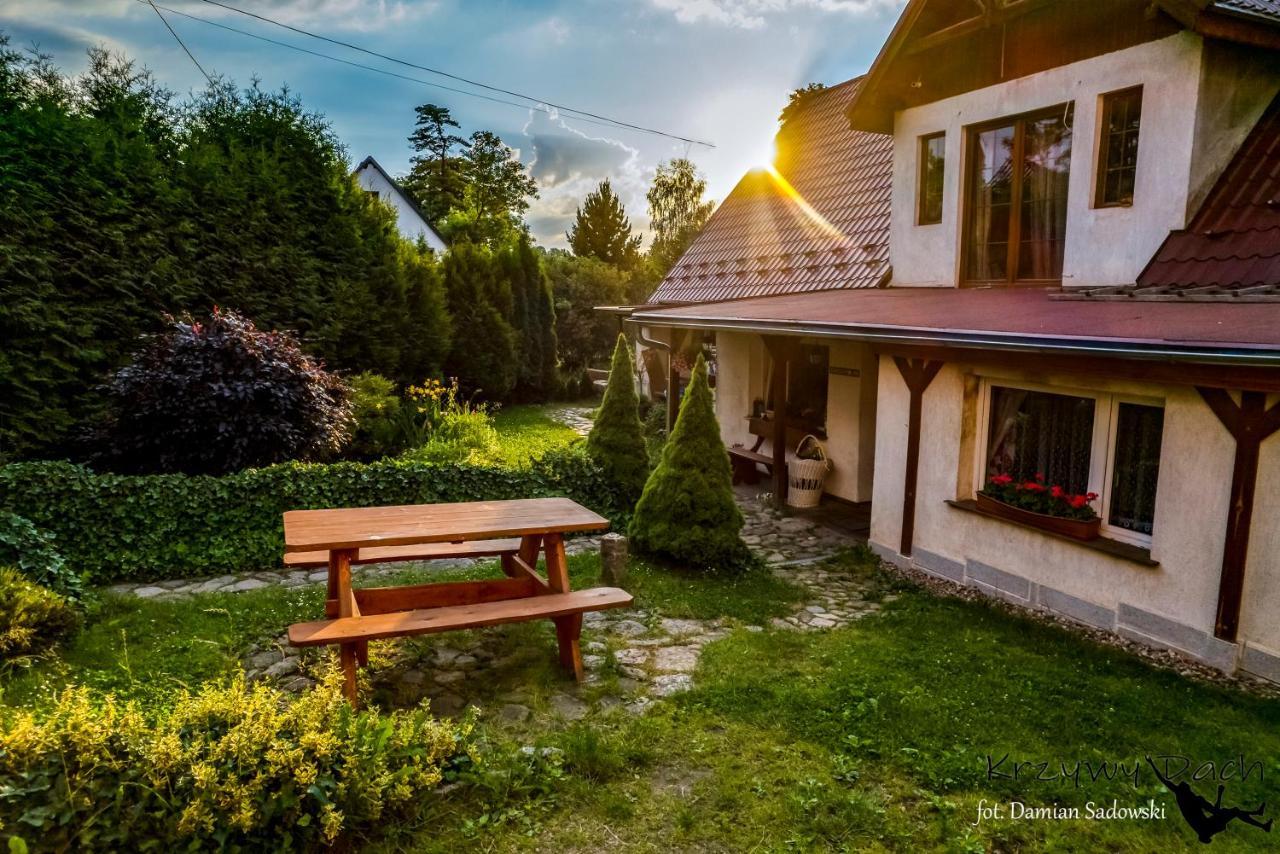 Lodge Pod Krzywym Dachem *